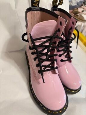 Dr Martin 🌸Pink Lace-Up Combat Boots with Contrast Stitching